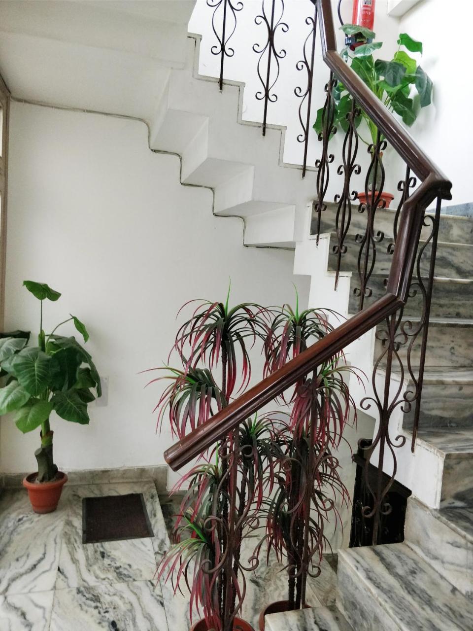 Fabexpress Hemkunt Mansion Hotel Noida Exterior photo